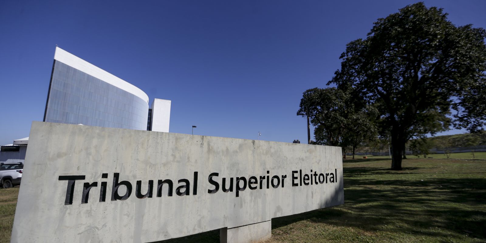 TSE cria conselho para combater desinformação e inteligência artificial nas eleições