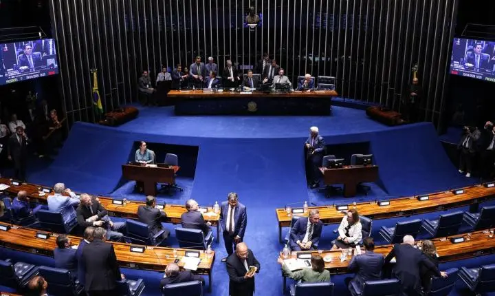 Davi Alcolumbre segura avanço da PEC do fim da escala 6x1 no Senado