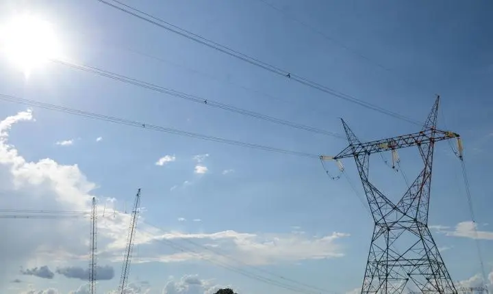 Aneel leiloa quatro lotes de transmissão de energia com expressivo deságio
