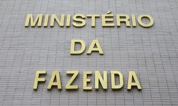 CMN adia para 2027 bloqueio de crédito rural por desmatamento ilegal