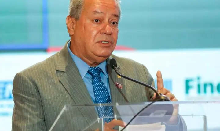CNI alerta para riscos nas exportações brasileiras diante de proposta de tarifa de 25% dos EUA