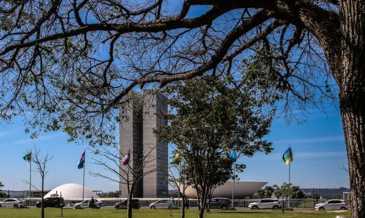Congresso eleva punição para crimes sexuais online contra crianças e adolescentes