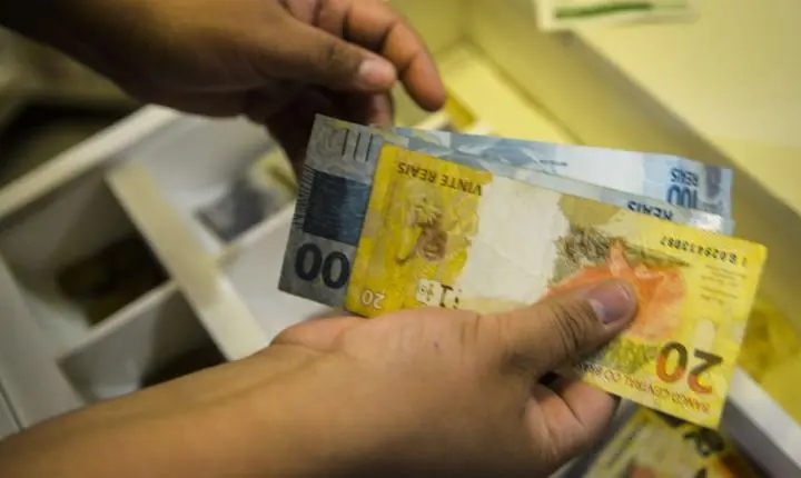 Rendimento do trabalhador atinge recorde em 16 UFs, revela IBGE