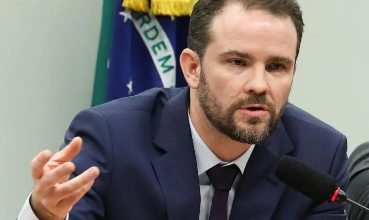 Crescimento da dívida pública é impulsionado pelos juros altos, e não pelos gastos, afirma Durigan