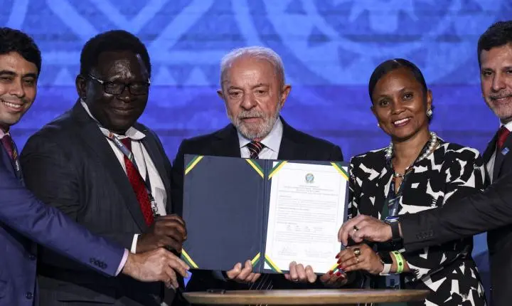 Educação e universidades: Base para a soberania e consciência entre Brasil e África