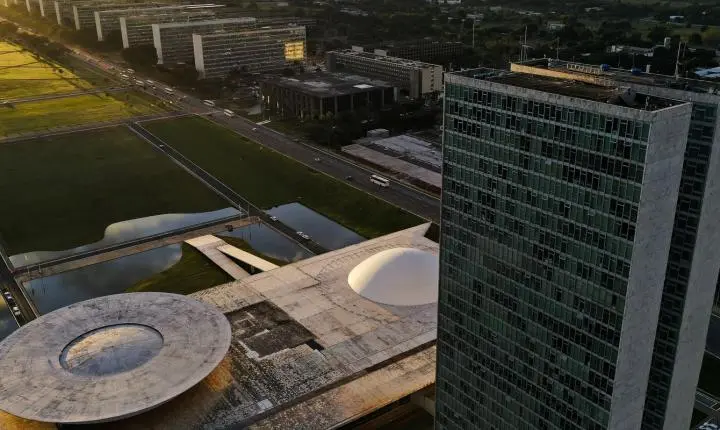 Eleições 2026: entenda o papel e as funções de senadores e deputados