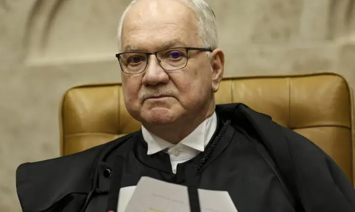 Críticas ao STF fortalecem a democracia, afirma Fachin na retomada dos trabalhos