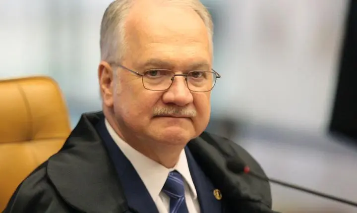 Fachin concede 24h para Mendonça retirar o sigilo do processo do Banco Master