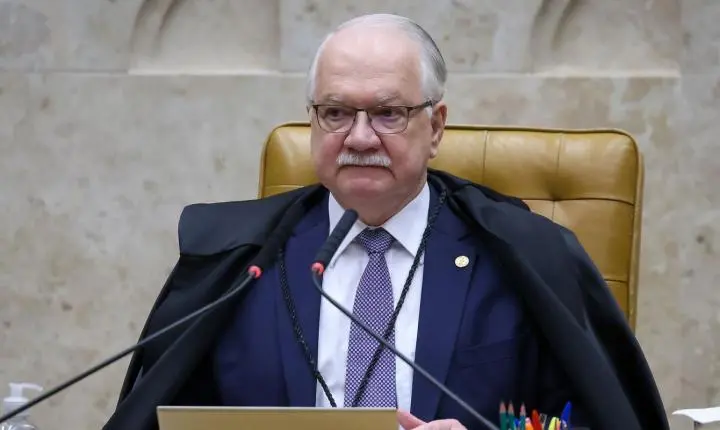 Edson Fachin anula decisões de ministros e trava impasse sobre comando da Polícia Federal