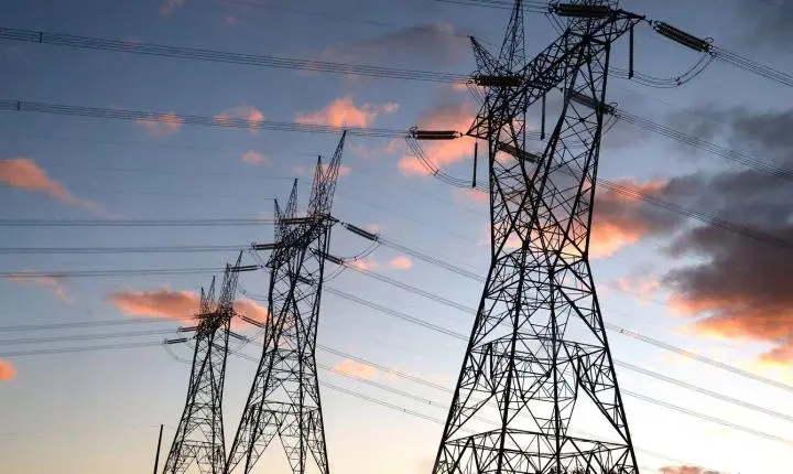 Governo federal renova contratos de distribuidoras de energia em 13 estados, exigindo mais qualidade e investimentos