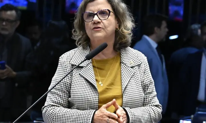 Lula nomeia Teresa Leitão para a liderança do governo no Senado