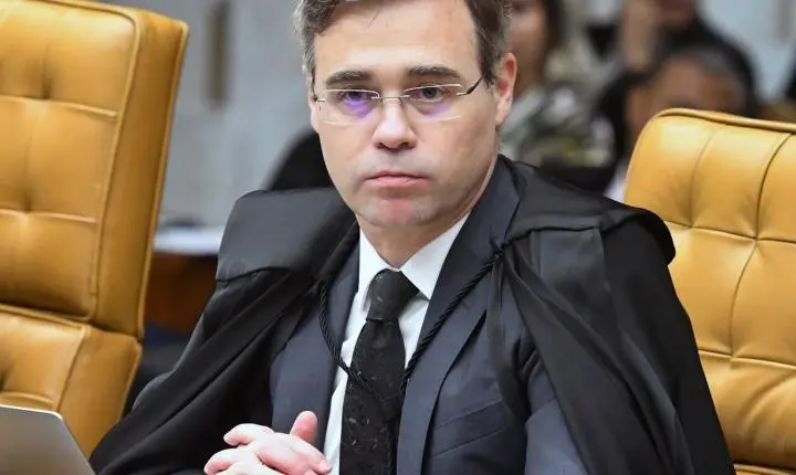 André Mendonça suspende multas da NR-1 sobre saúde mental no trabalho