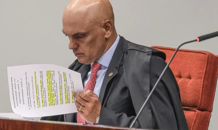 STF cobra ação do governo para extradição de Carla Zambelli da Itália