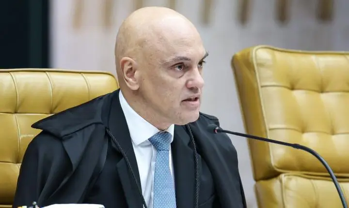 Ministro Moraes suspende visitas de Flávio Bolsonaro a seu pai em prisão domiciliar