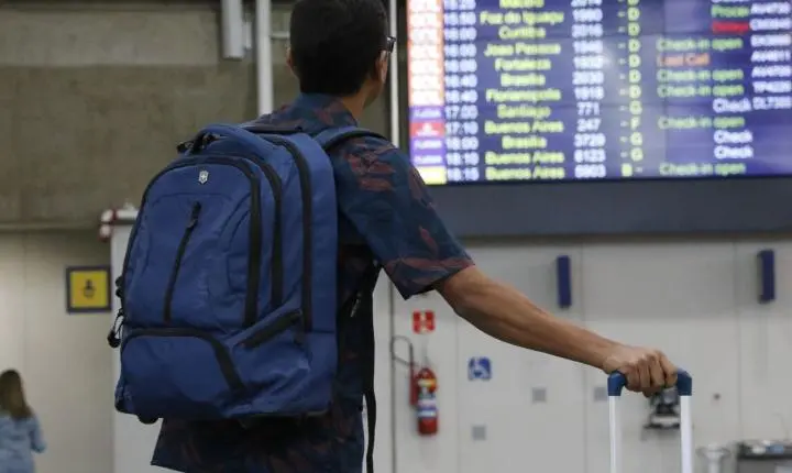 Novo sistema alfandegário da Receita Federal acelera desembarque e processamento da declaração de bens nos aeroportos