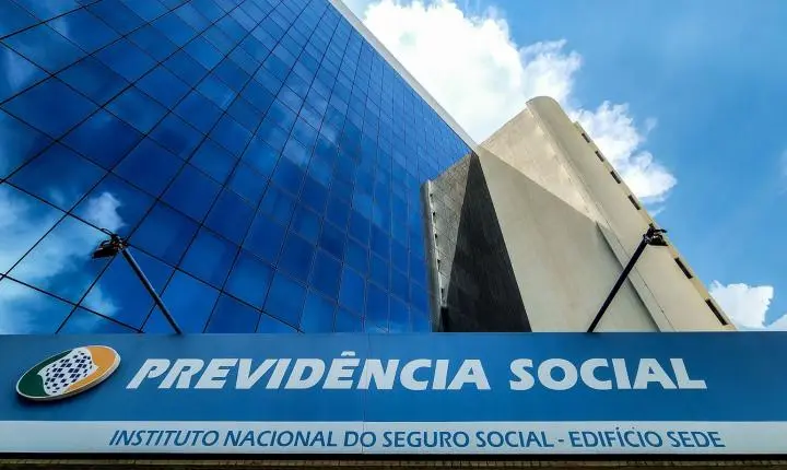 Polícia Federal indicia 48 em esquema de descontos ilegais no INSS, incluindo Careca do INSS