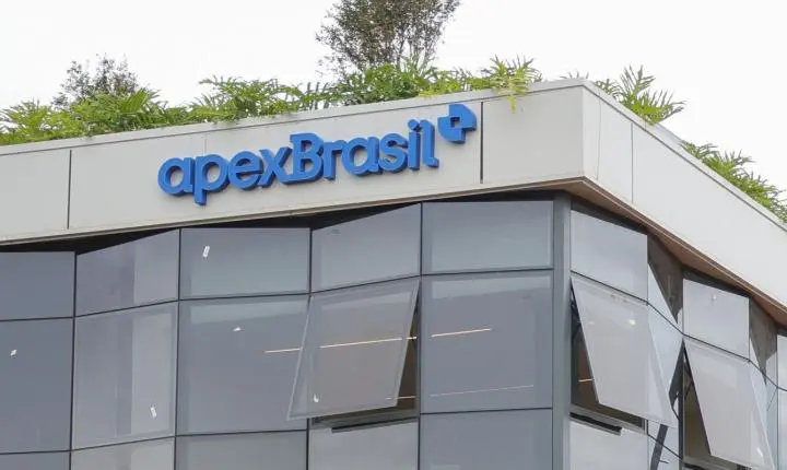 Tarifaço dos EUA afeta exportações brasileiras, com São Paulo e Santa Catarina liderando impacto