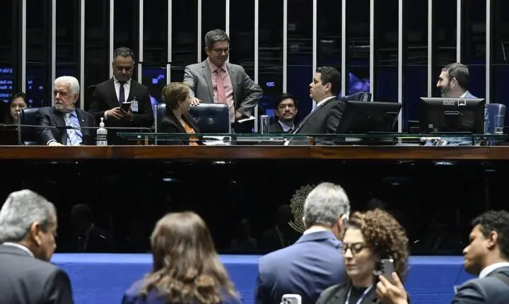 Senado aprova MP para renovação automática da CNH de bons condutores
