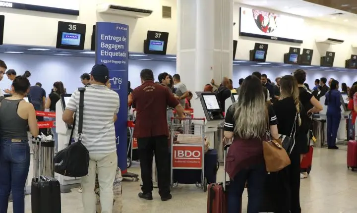 Setor de serviços registra queda de 0,4% em maio, impactado principalmente pelos transportes, revela IBGE