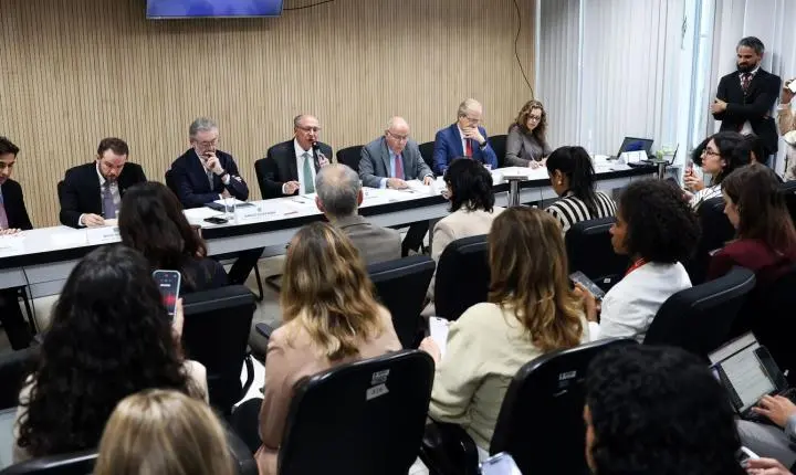 Governo federal prepara pacote de auxílio para exportações afetadas pelo tarifaço dos EUA