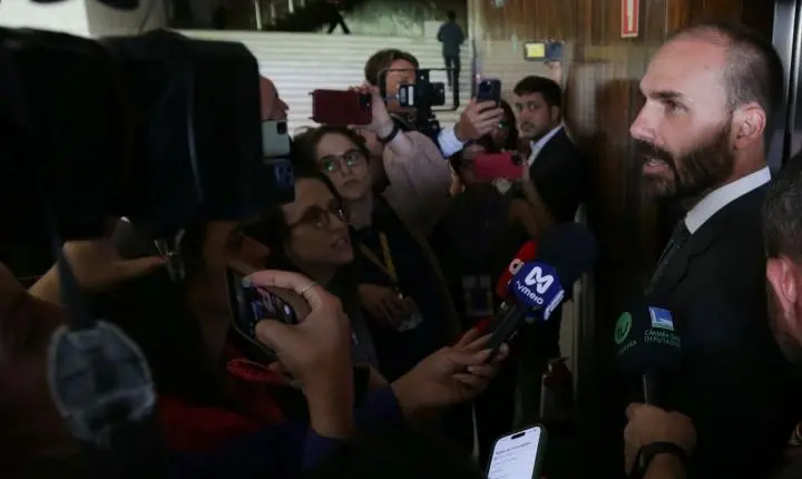 O STF condena Eduardo Bolsonaro a prisão e inelegibilidade