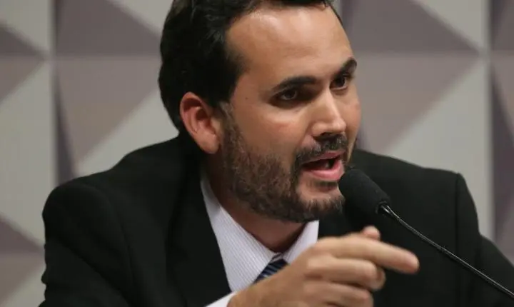 Governo descarta retomar subsídio de R$ 0,35 ao diesel mesmo com alta do petróleo