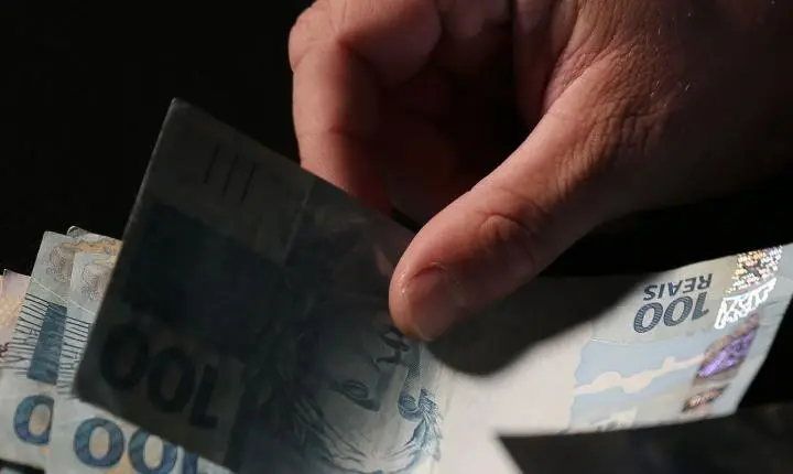 Abono salarial 2026: trabalhadores nascidos em setembro e outubro recebem benefício
