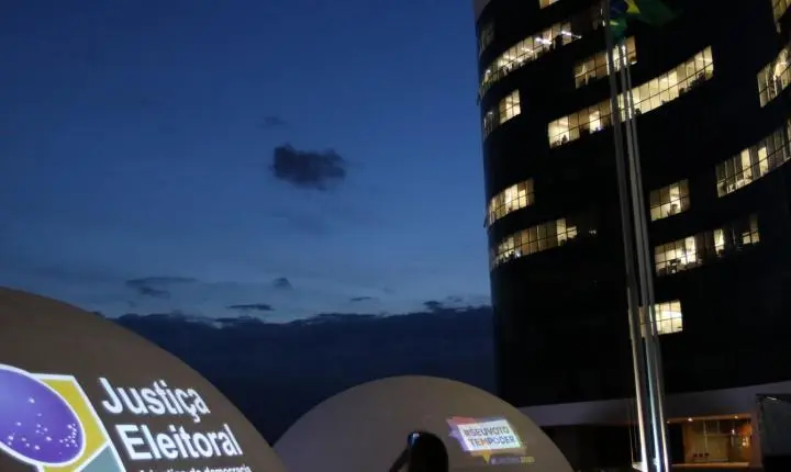 TSE afasta hipótese de ataque hacker em filiação de Flávio Bolsonaro