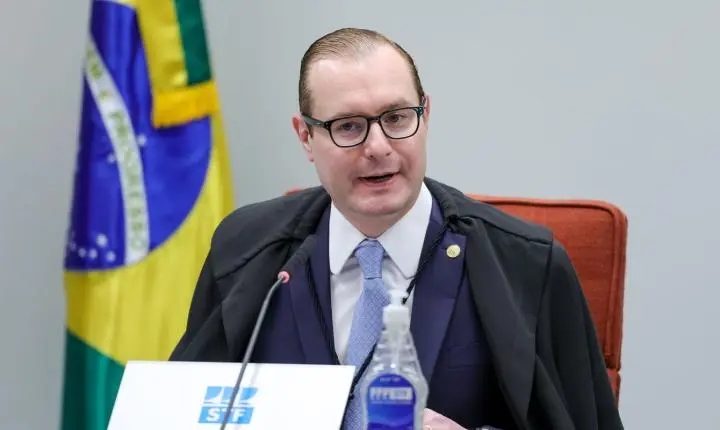 Ministro Zanin define competência do STF para julgar caso de venda de sentenças envolvendo servidores do STJ